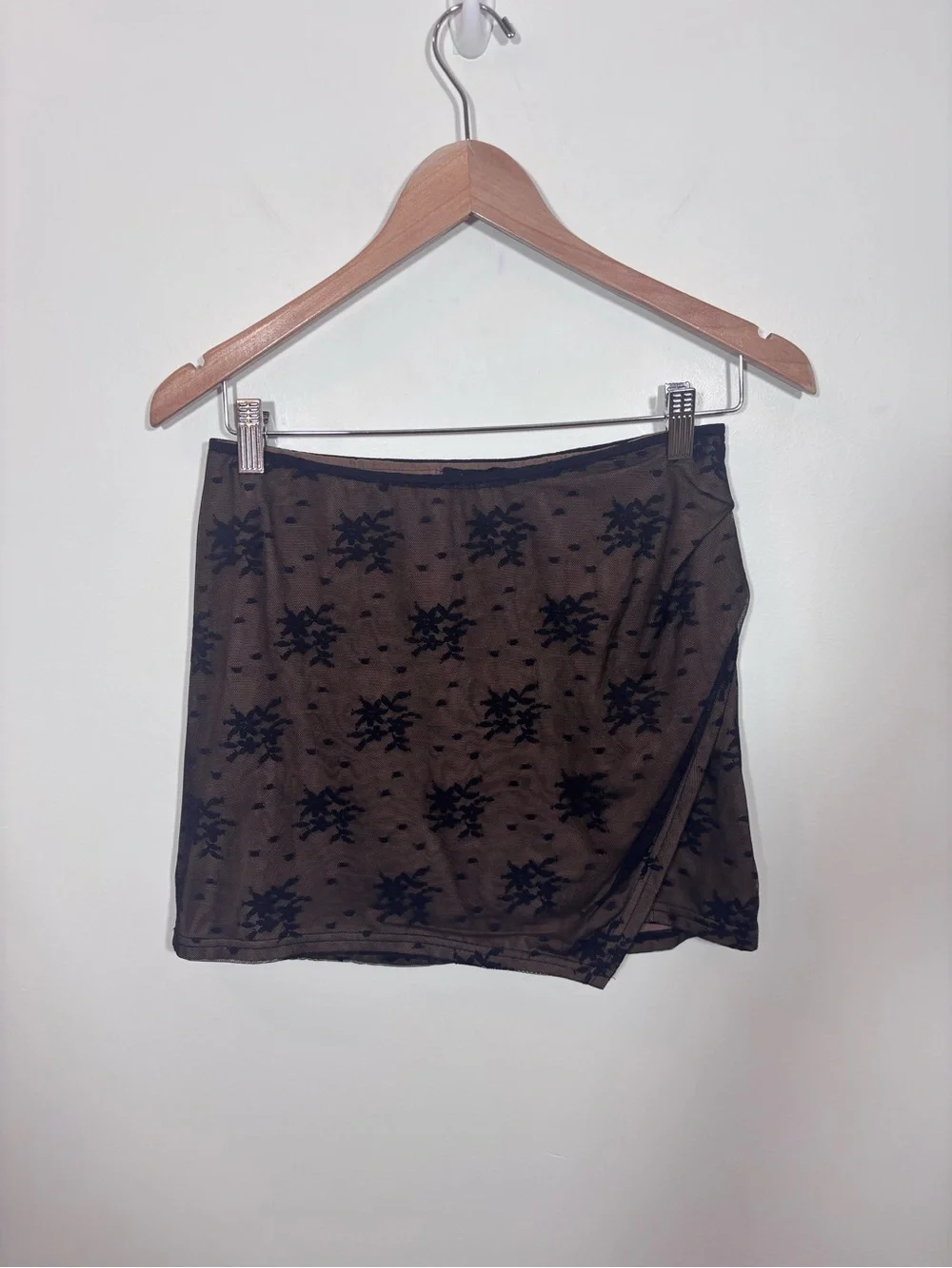 Tiger Mist Natalya Skirt NWT Size XS Black Lace Side Slit Mini